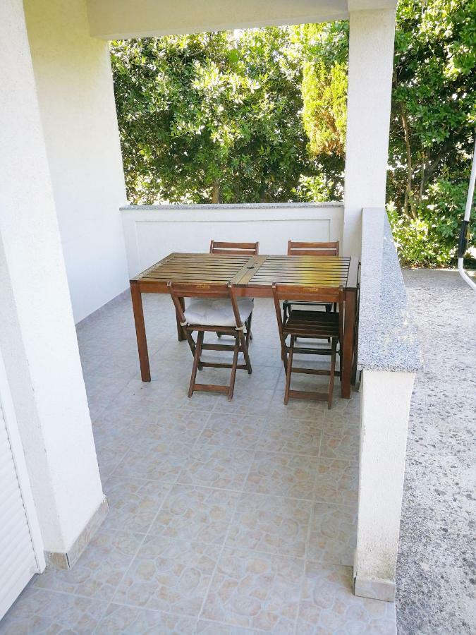 Family Friendly Apartments Island Rab Kampor Exterior photo